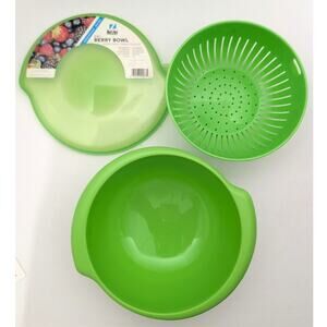 Hutzler 3-in-1 Berry Bowl Keeper, Colander & Container NEW